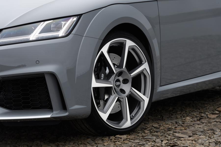 Колеса Audi TT RS Roadster (8S) 2016 года  (UK) (фото 40 из 40)